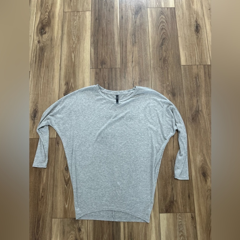 Savvi womens ribbed top size small